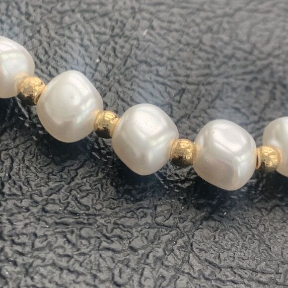 Mason & Madison Faux Pearl Adjustable Bracelet with Faux Jade Charm, Gift Ready - Picture 9 of 11